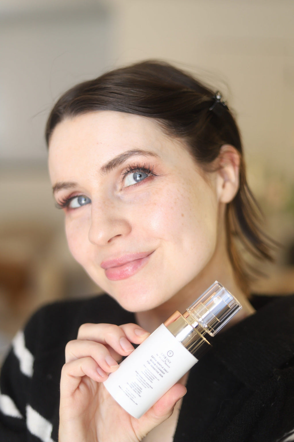 Gluten-Free Exfoliating Face Scrub – Nut-Free, Vegan, with Hyaluronic Acid & Jojoba Beads